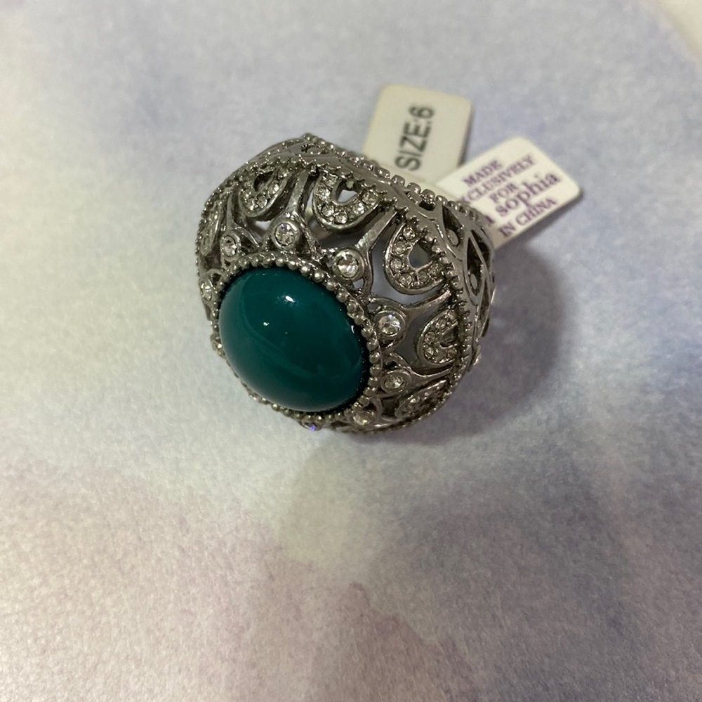 Lia Sophia size 6 ring